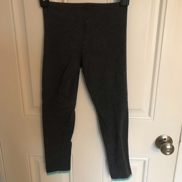 Bundle of Old Navy leggings - Picture 3 of 8